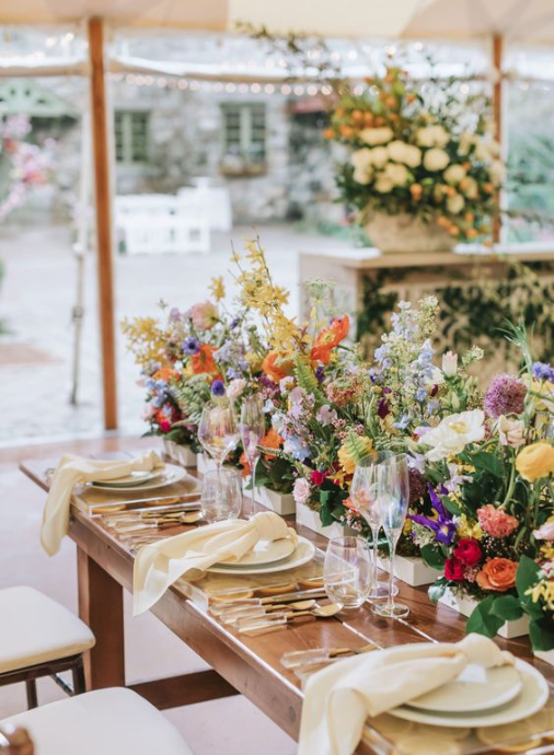 Los errores más comunes al elegir los arreglos florales de tu boda 
